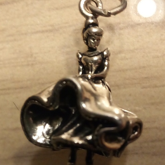 Vintage Disney Sterling Silver Cinderella Charm - Picture 3 of 5